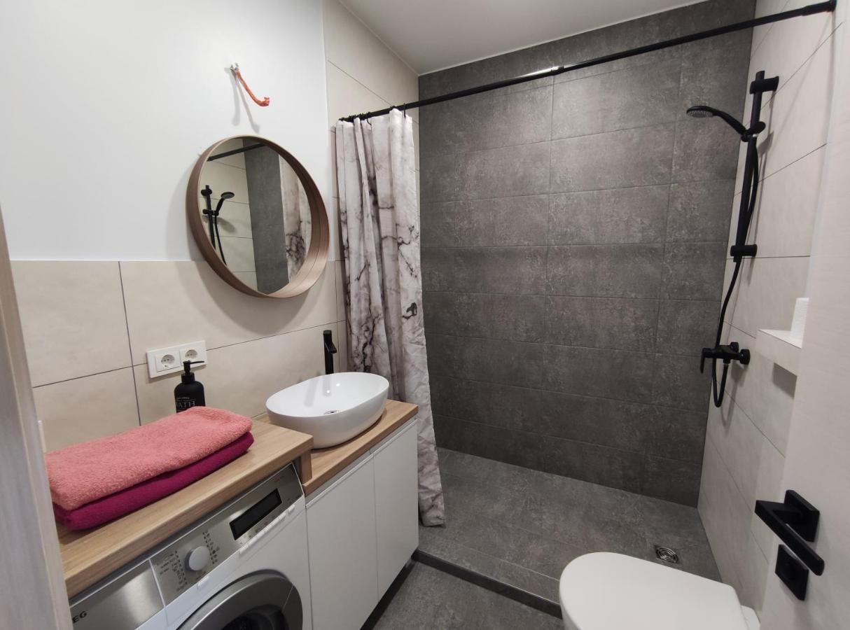 K-Town - Apartments Viabaltic Kaunas Esterno foto
